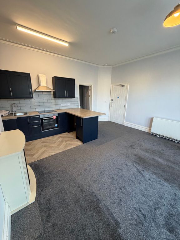 Property photo 2 of 5 Kitchen / Lounge