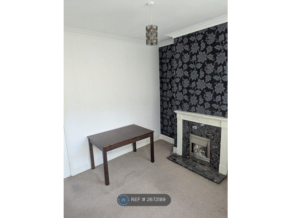 Property photo 2 of 25