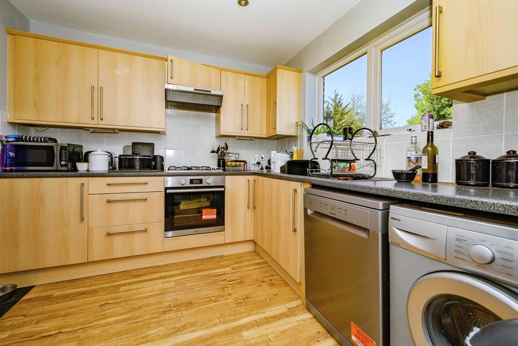 Property photo 3 of 18