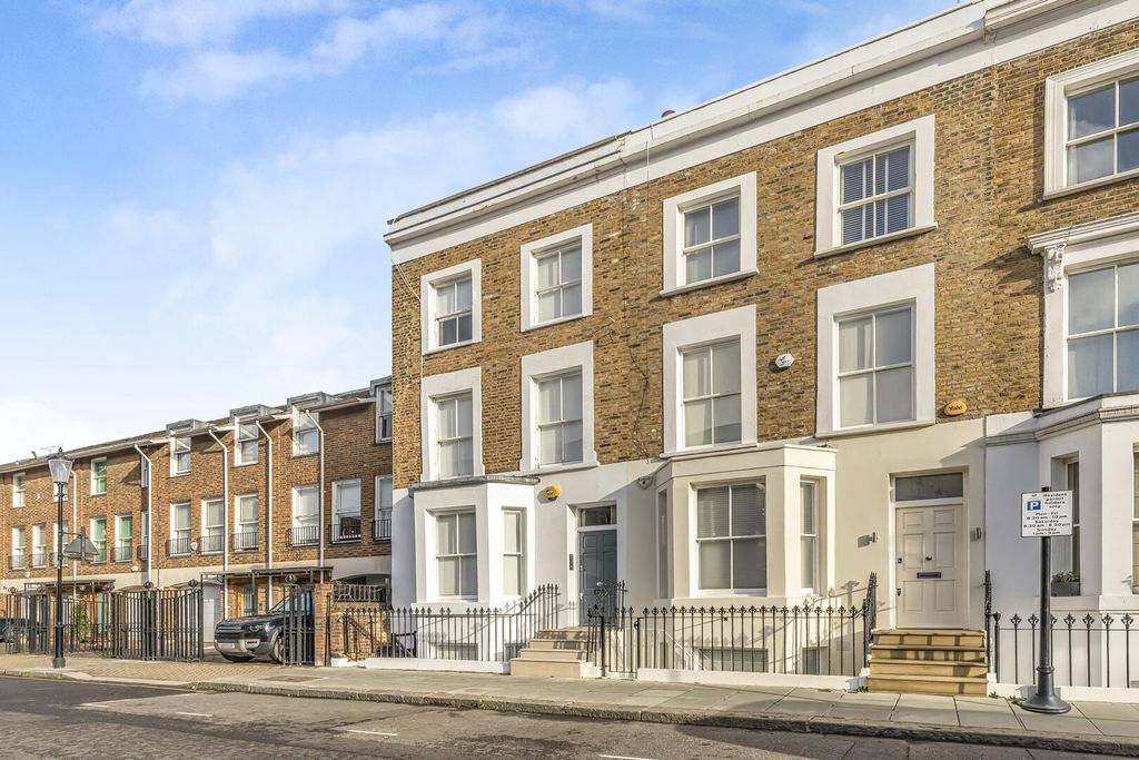 Property photo 1 of 11 Front (Exterior)