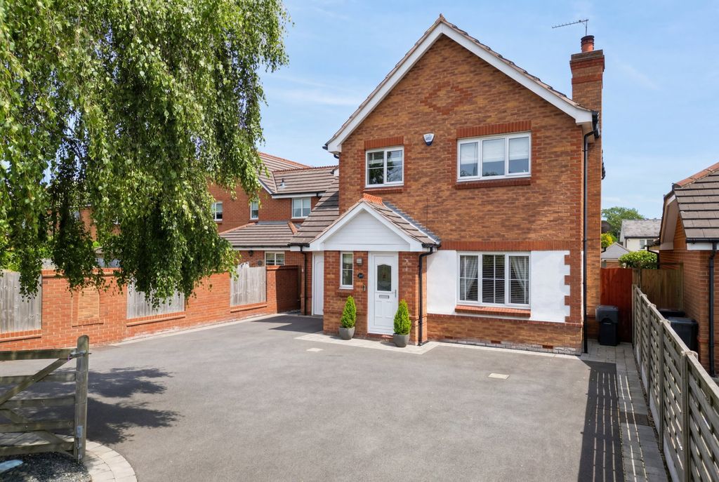 Property photo 1 of 31
