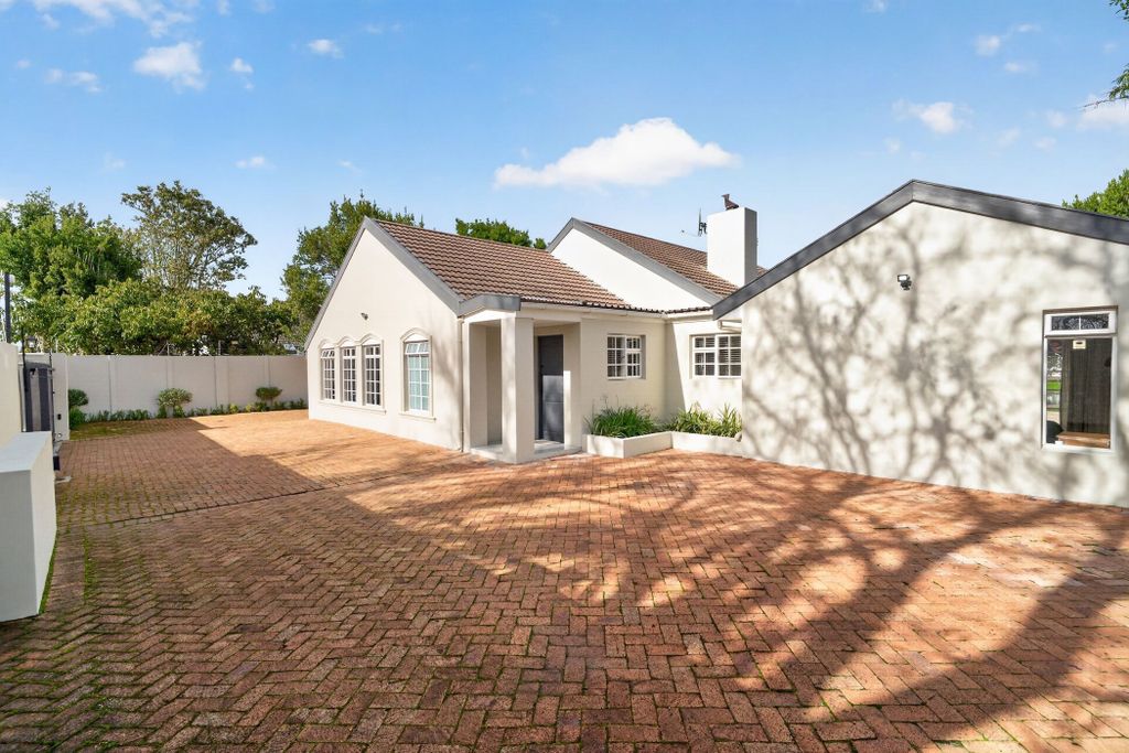 Property photo 3 of 40