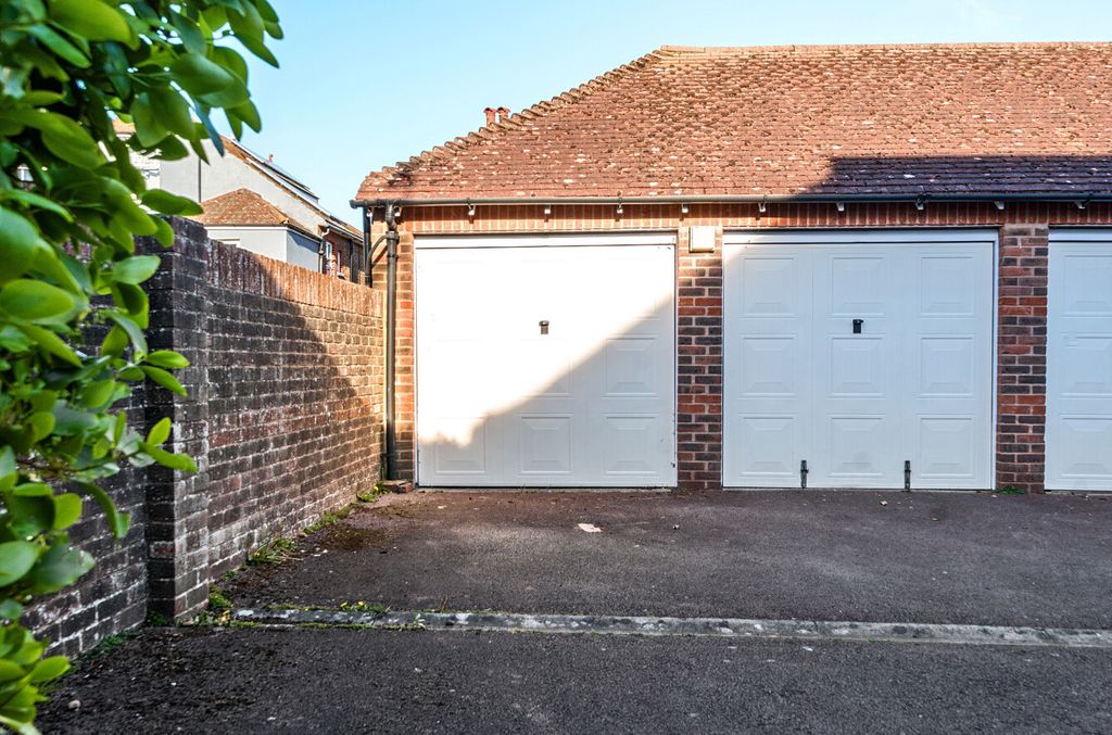 Property photo 3 of 8 1438568-2-69d53d0...