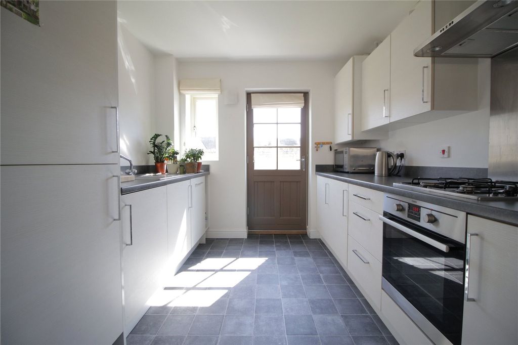 Property photo 3 of 17 Picture No. 12