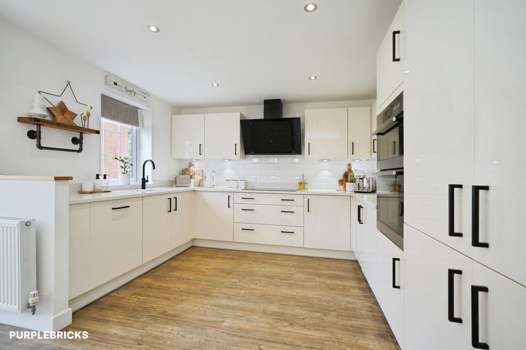 Property photo 3 of 41