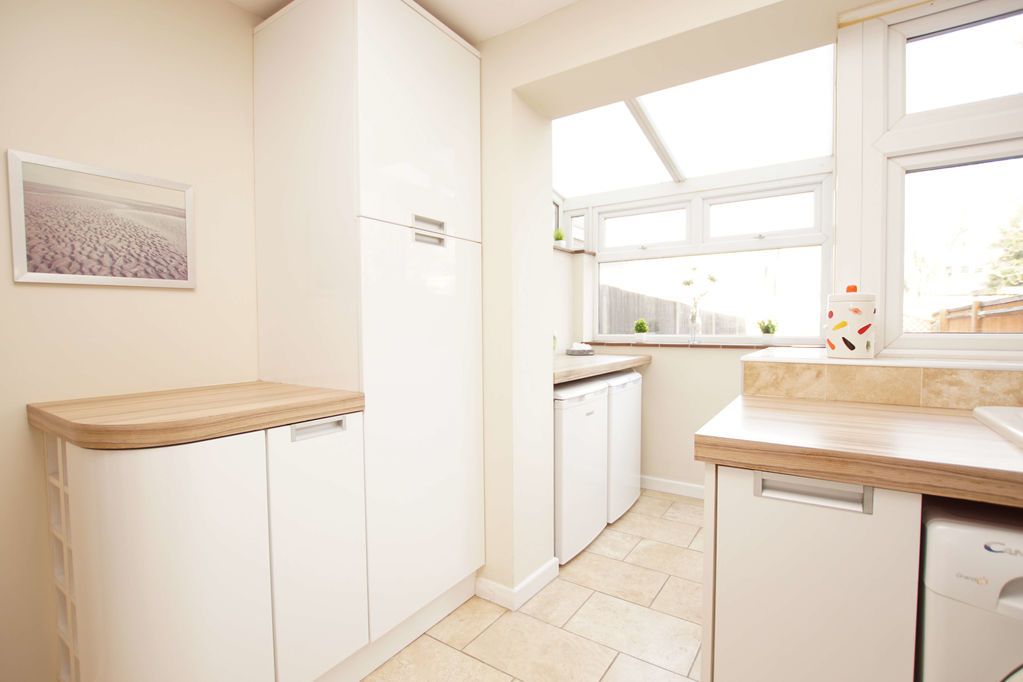 Property photo 3 of 13 Kitchen