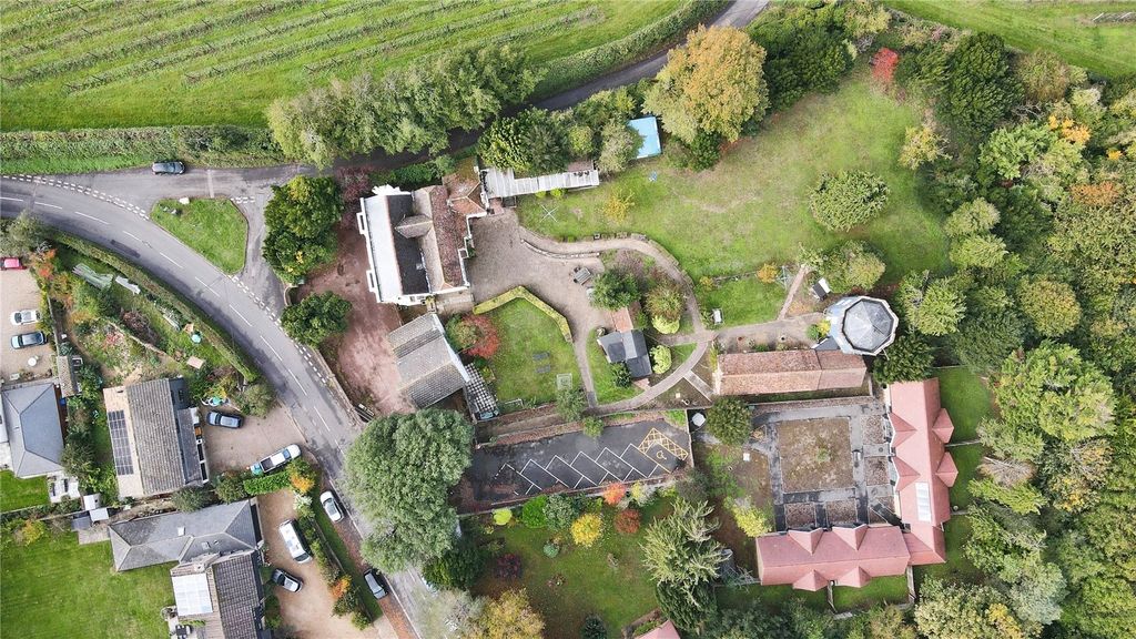 Property photo 2 of 42 Picture No. 01