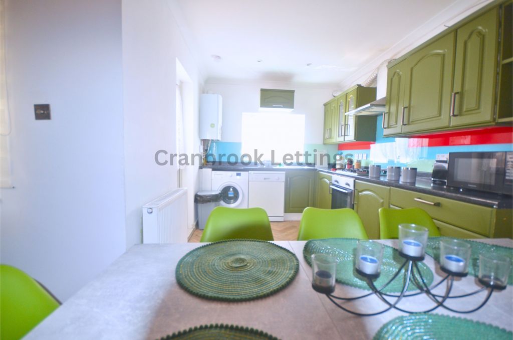 Property photo 1 of 16 Five Bedroom House