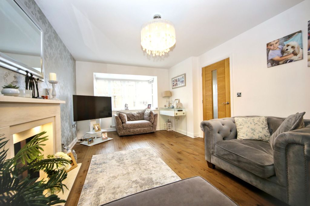 Property photo 2 of 25