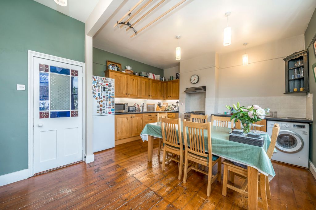 Property photo 3 of 9 Picture No. 35