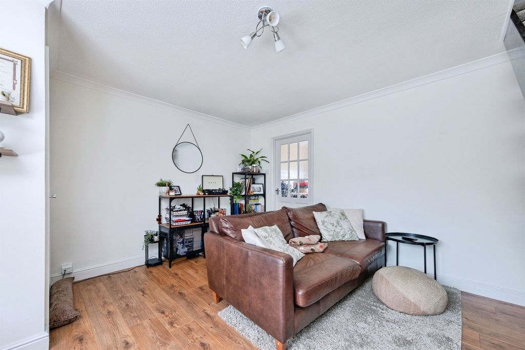 Property photo 2 of 16