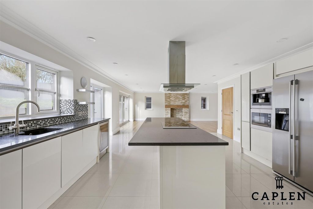 Property photo 2 of 25 4D4A9658.Jpg