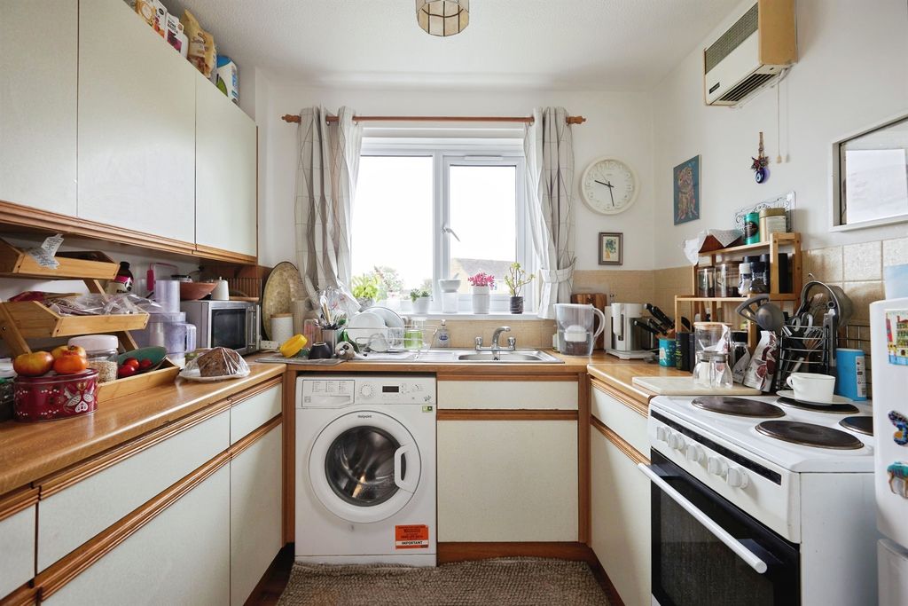 Property photo 3 of 17