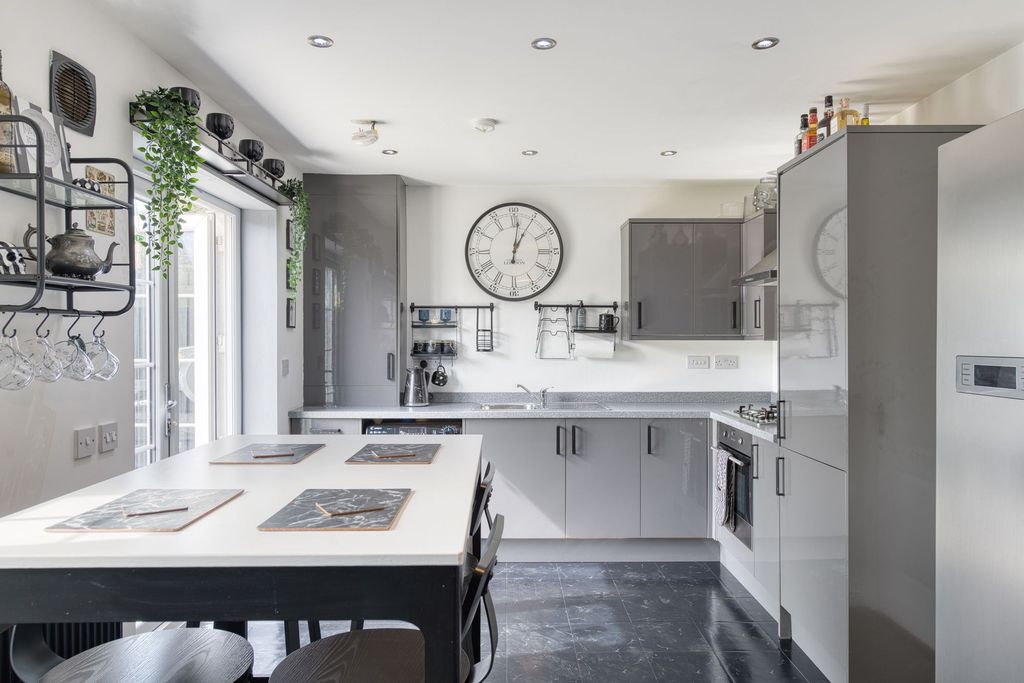 Property photo 3 of 44 Kitchen/ Diner