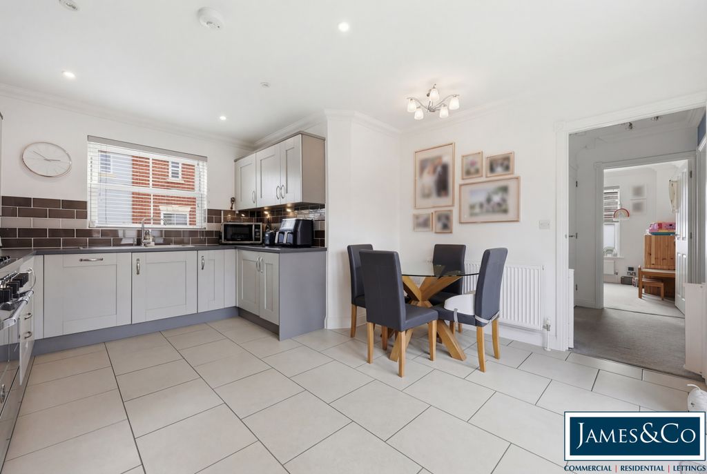 Property photo 3 of 23 30Snowberryj