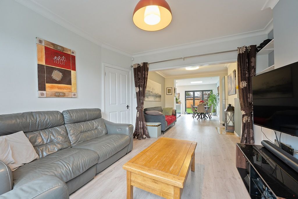 Property photo 3 of 24