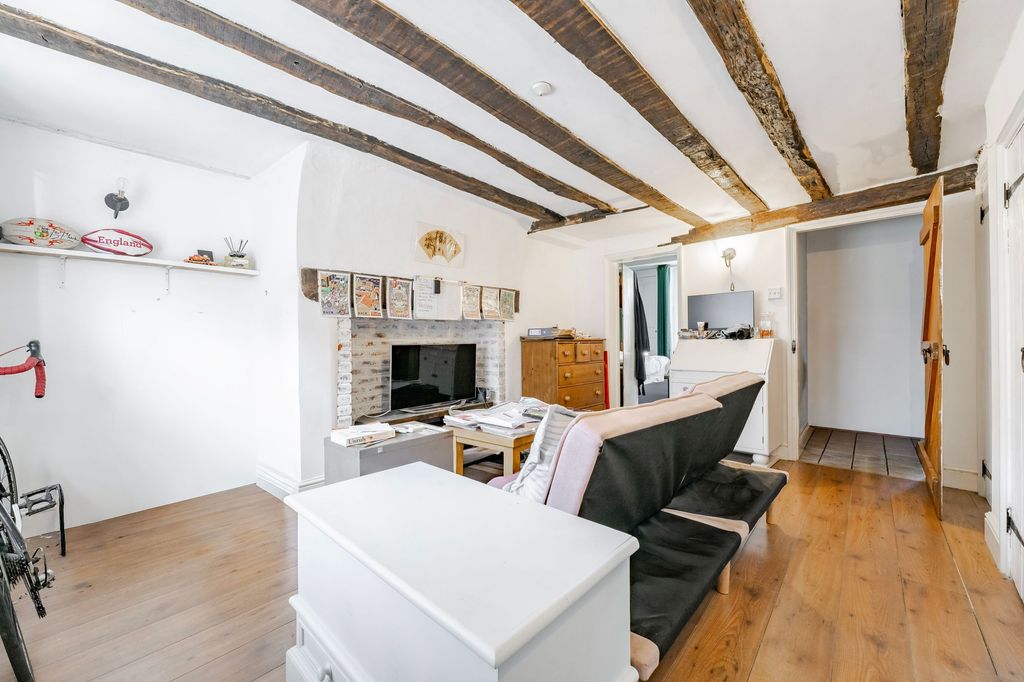 Property photo 3 of 12