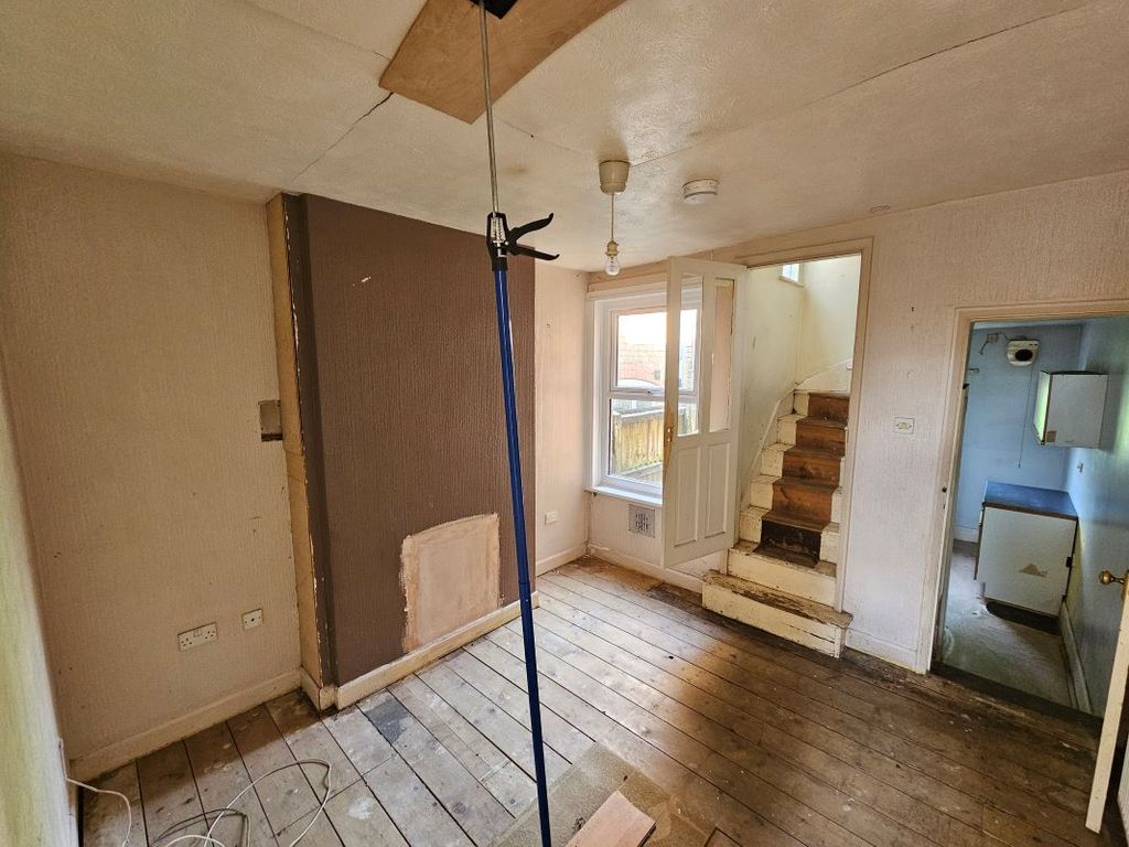 Property photo 3 of 11