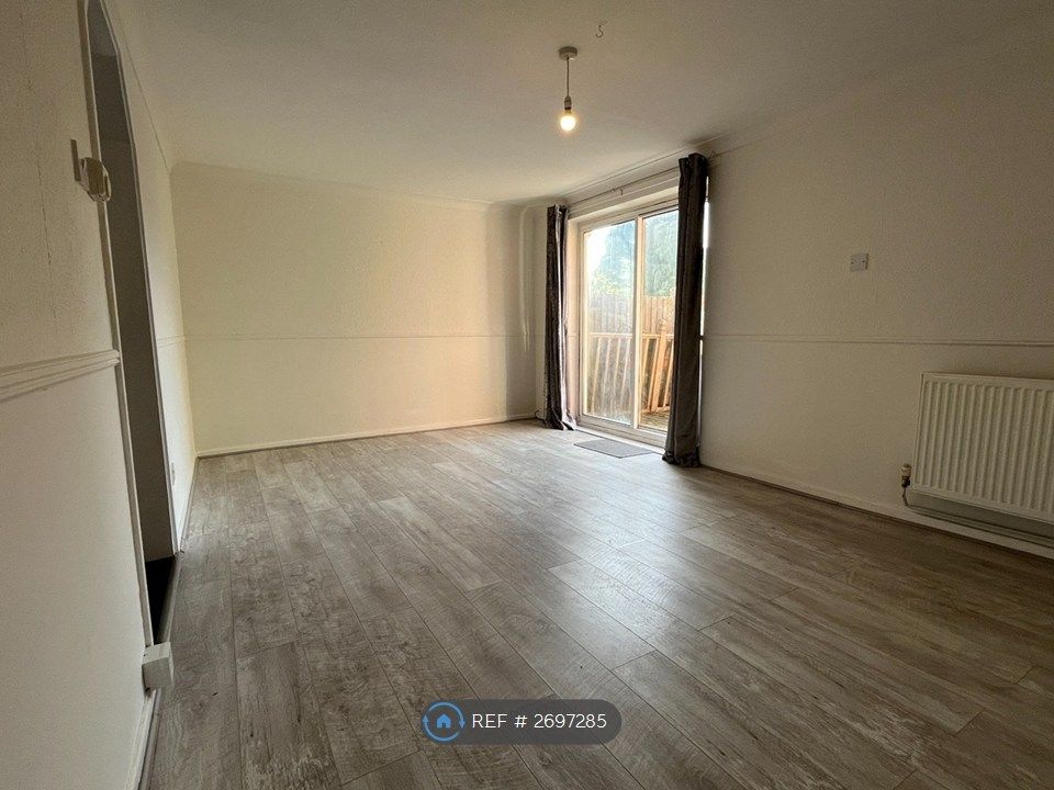 Property photo 3 of 9 Lounge