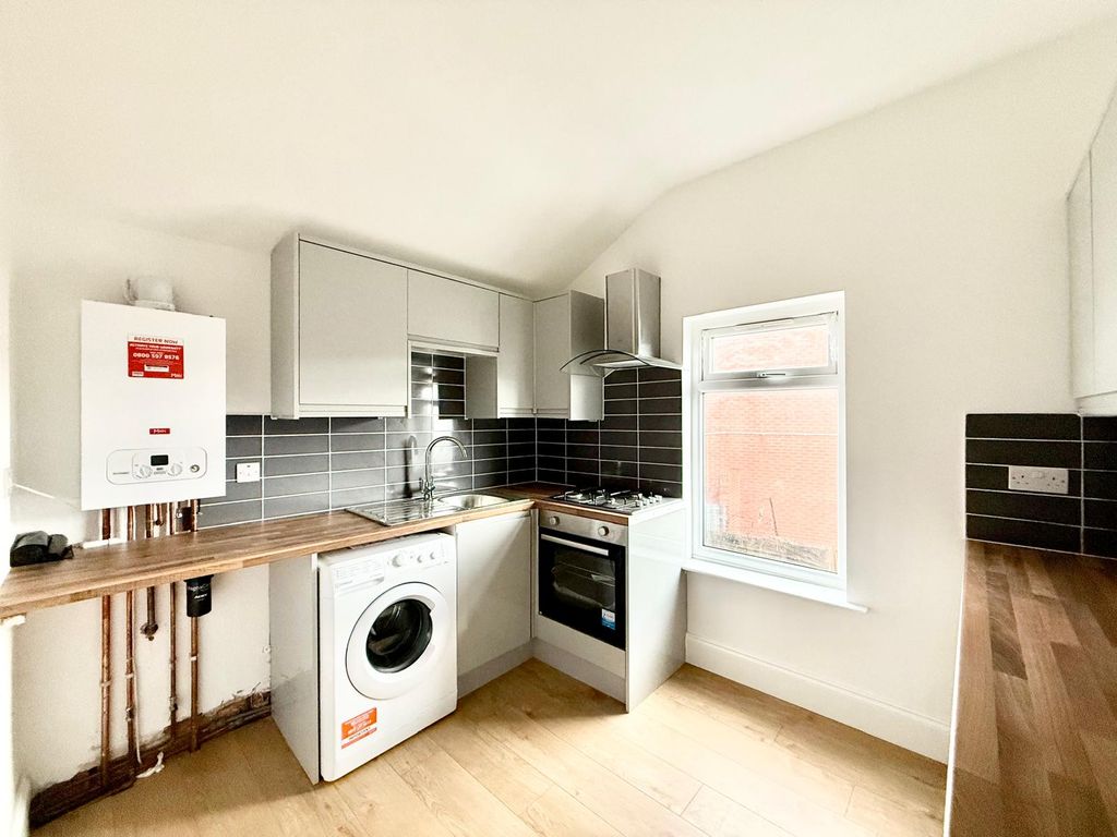 Property photo 2 of 9 Kitchen