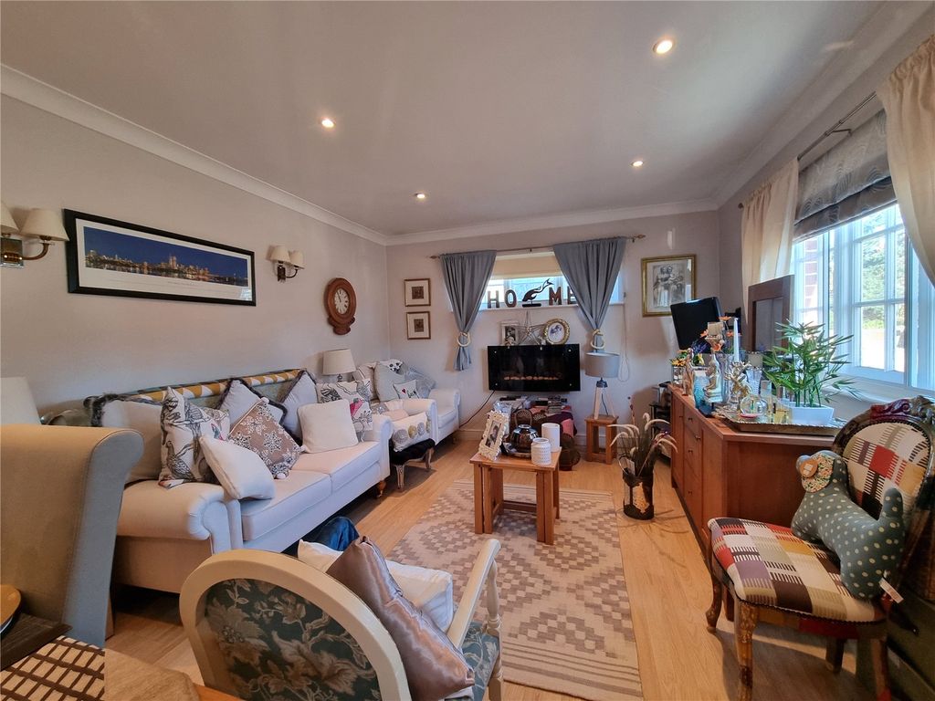 Property photo 2 of 13 Picture No. 04
