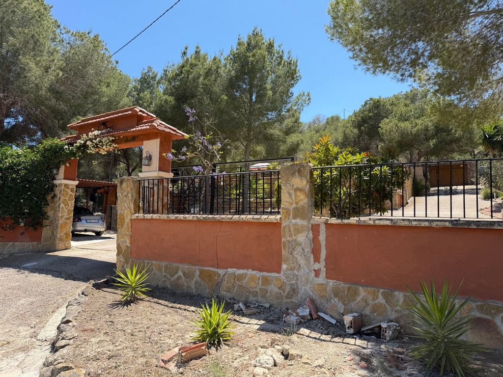 Property photo 2 of 35