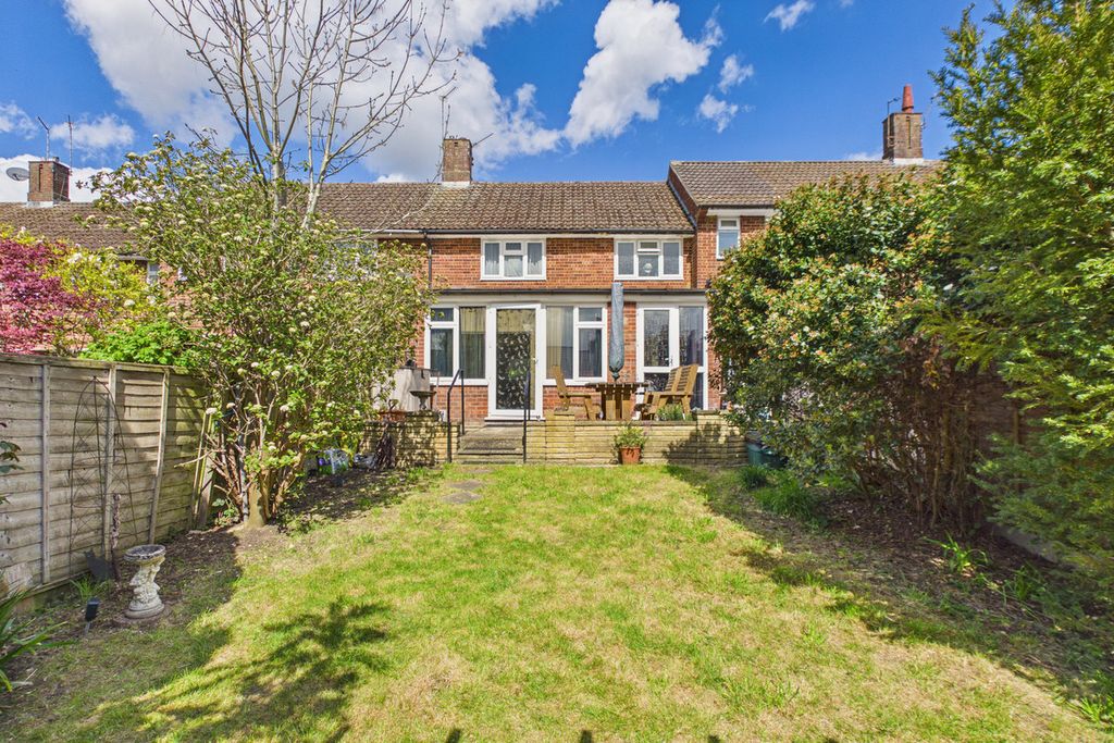 Property photo 2 of 23