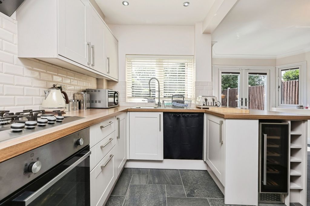 Property photo 2 of 25 Pbox-Img.Jpg