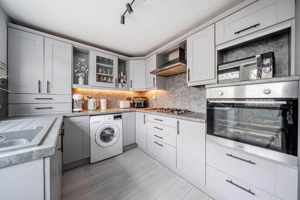Property photo 2 of 15 1509341-14-1A00F9Ddb1F7E.Jpg