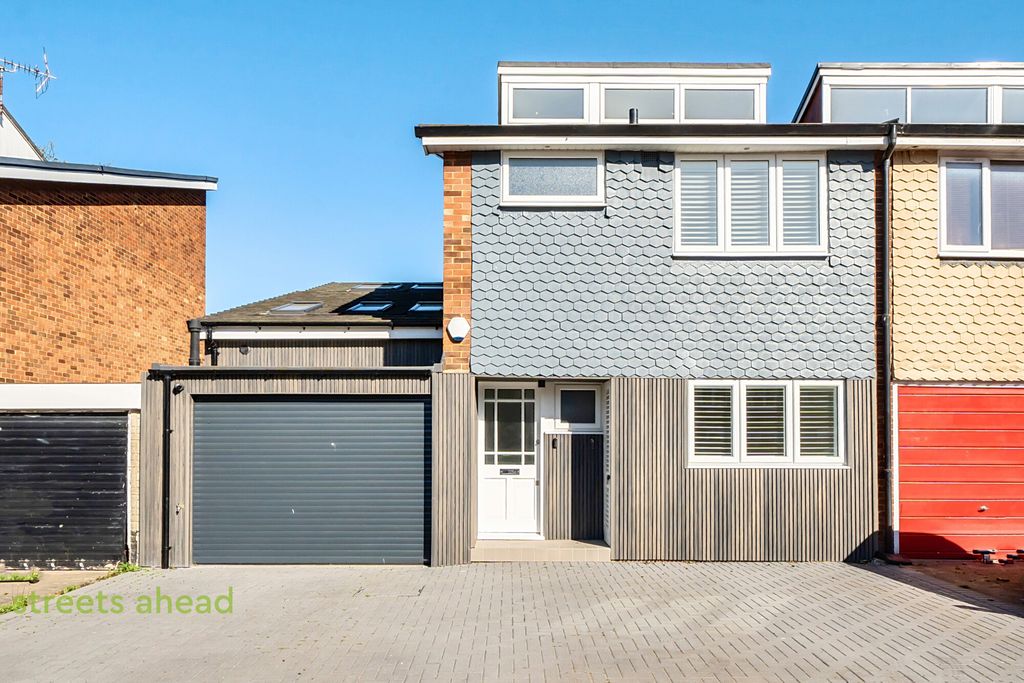 Property photo 2 of 20 342B8d29-0579-4d8...