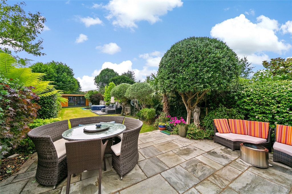Property photo 2 of 29 Picture No. 20