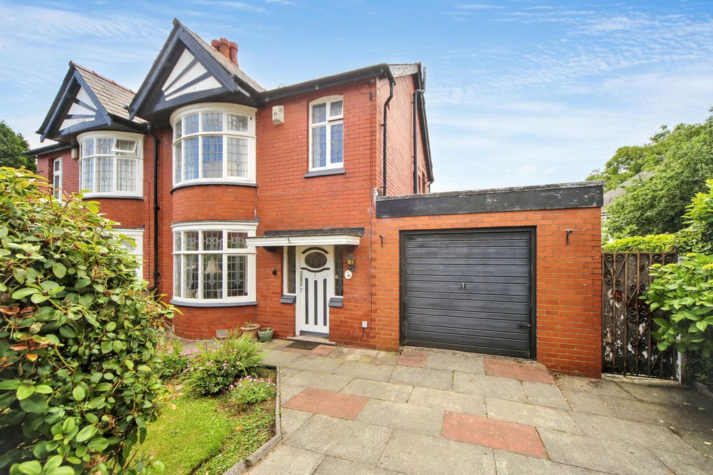 Property photo 1 of 25