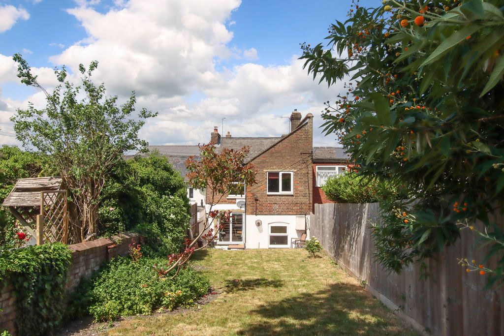Property photo 1 of 17 Photo 4