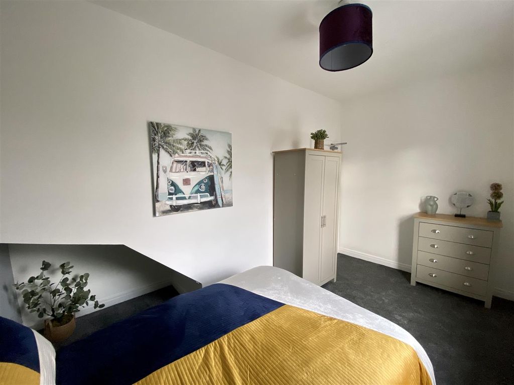 Property photo 2 of 11 Bedroom 3