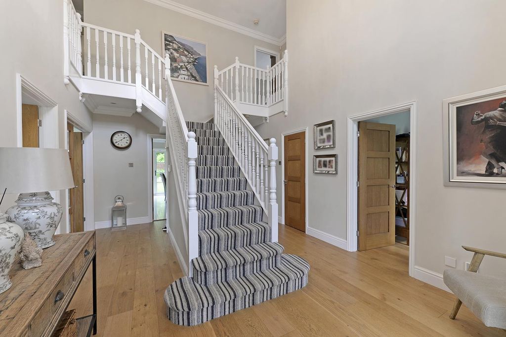 Property photo 3 of 40 7Clarewood03.Jpg