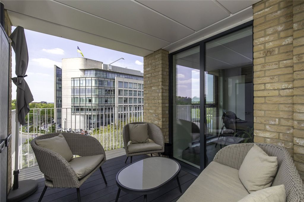 Property photo 2 of 16 Picture No. 12