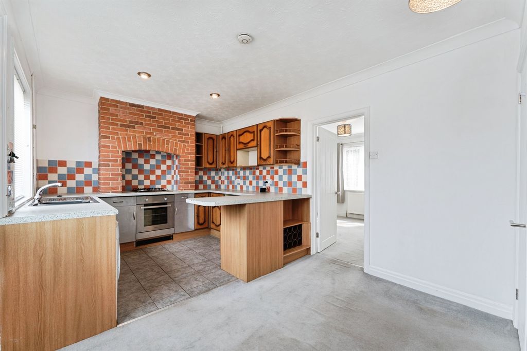 Property photo 2 of 16