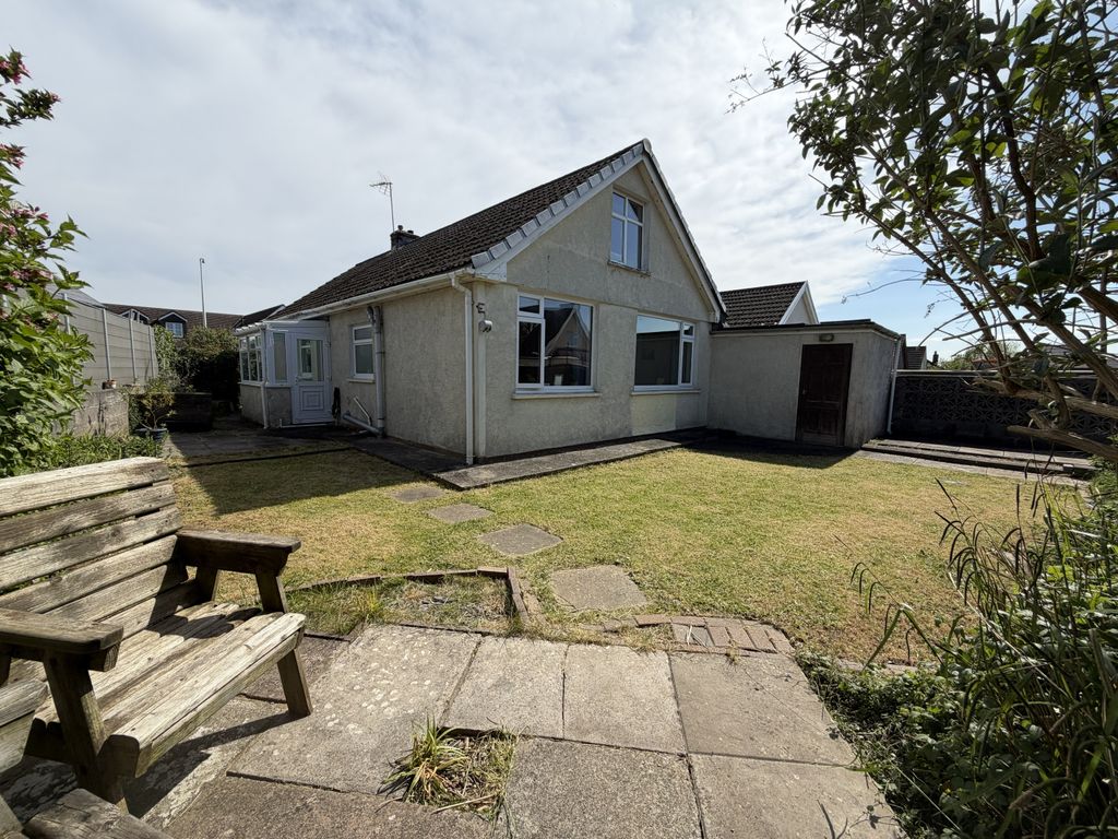 Property photo 1 of 19 Back Garden Porthcawl Cf36