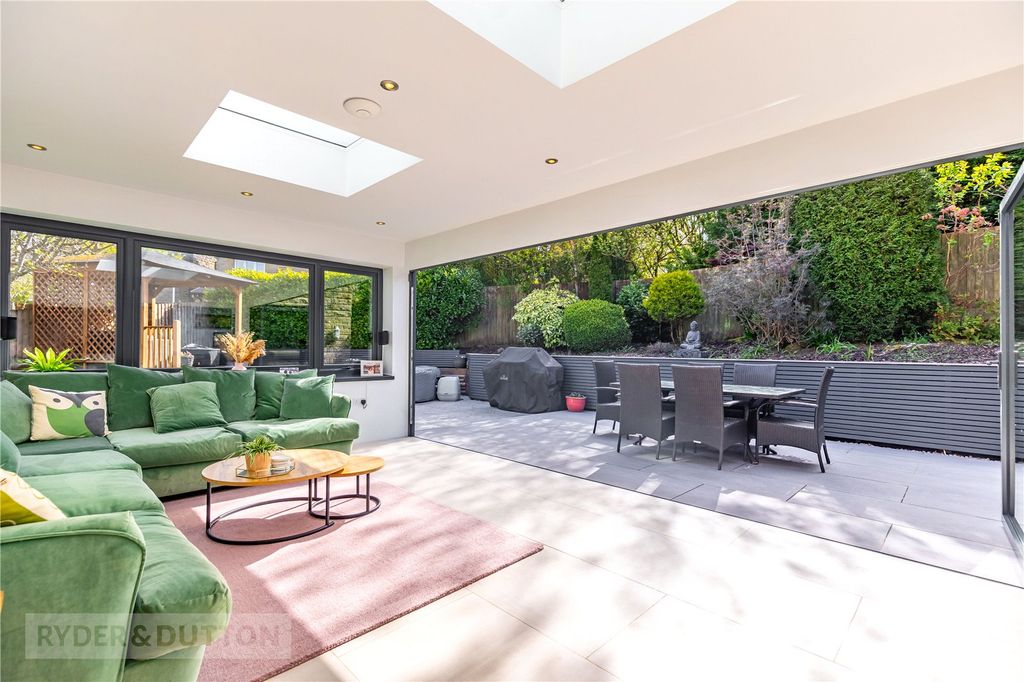Property photo 2 of 53 Orangery