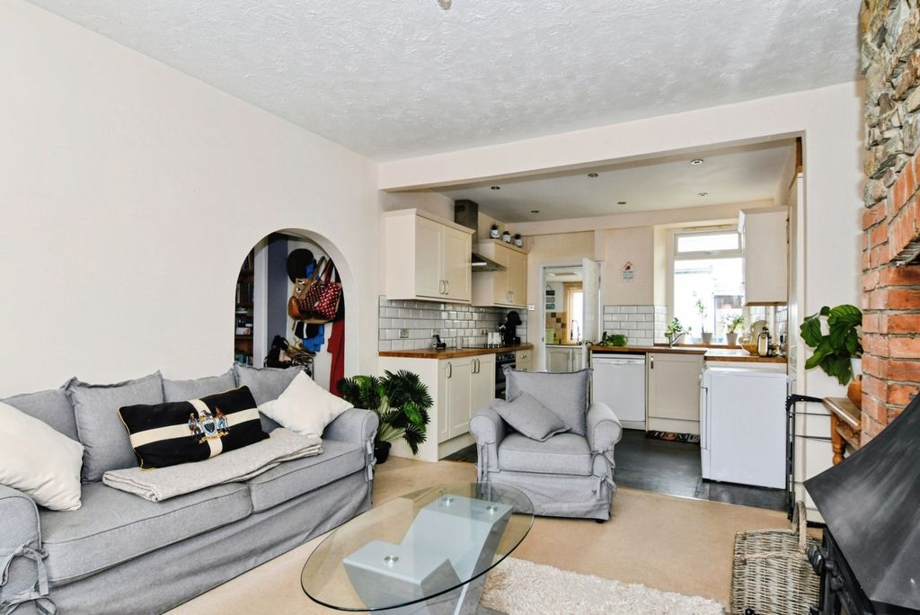 Property photo 3 of 27 Image 2