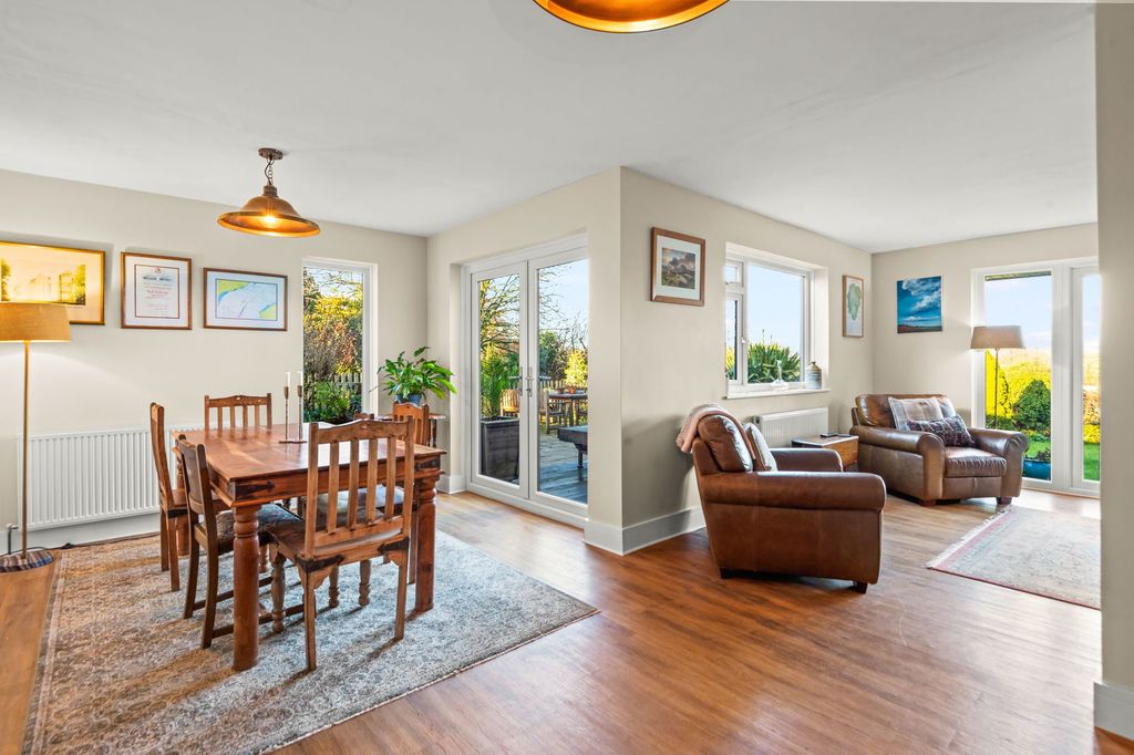 Property photo 3 of 24