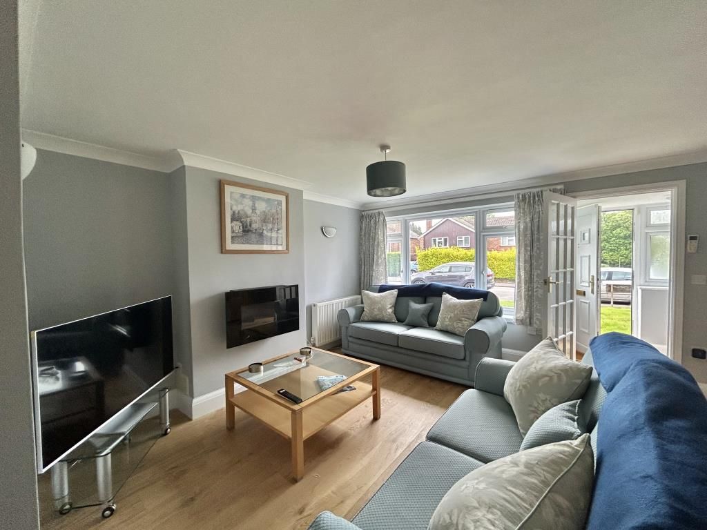 Property photo 1 of 8 Lounge