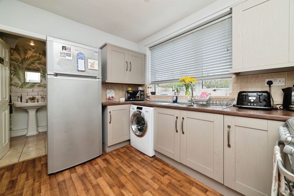 Property photo 2 of 17