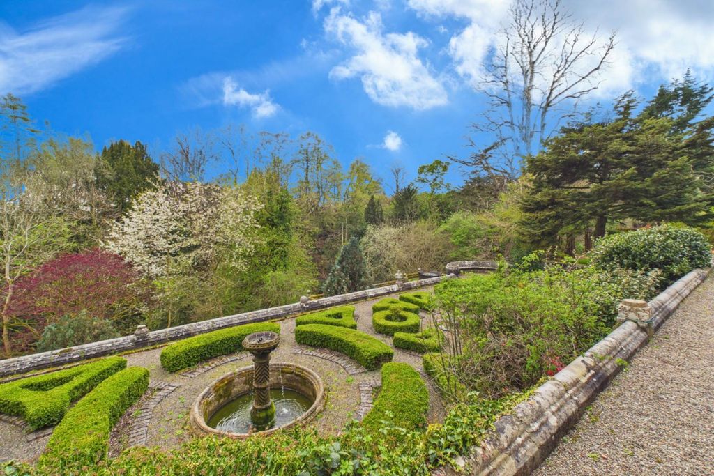 Property photo 3 of 42