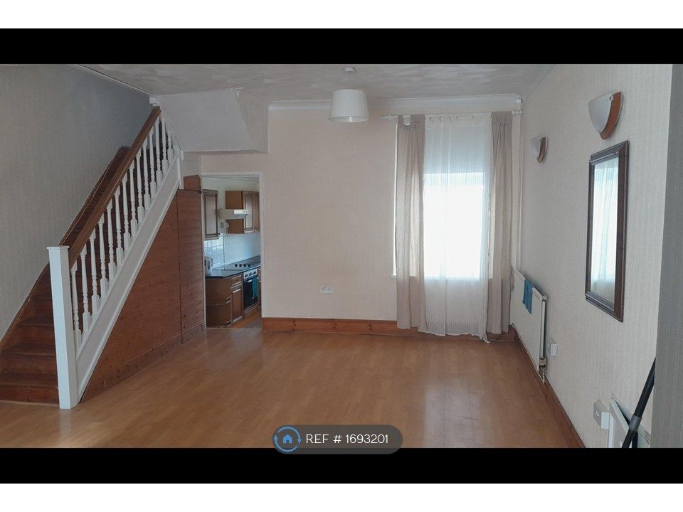 Property photo 2 of 14 Living Room