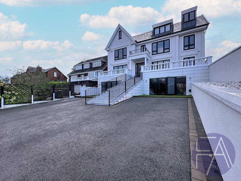 Property photo 2 of 92 4641233