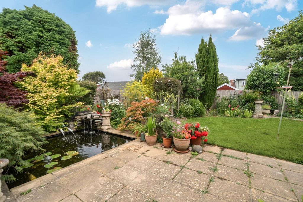 Property photo 3 of 23 25-1329857-25-6883B78Eec95c-Arw-25.Jpg