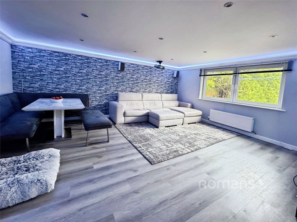 Property photo 3 of 18 Picture No. 21