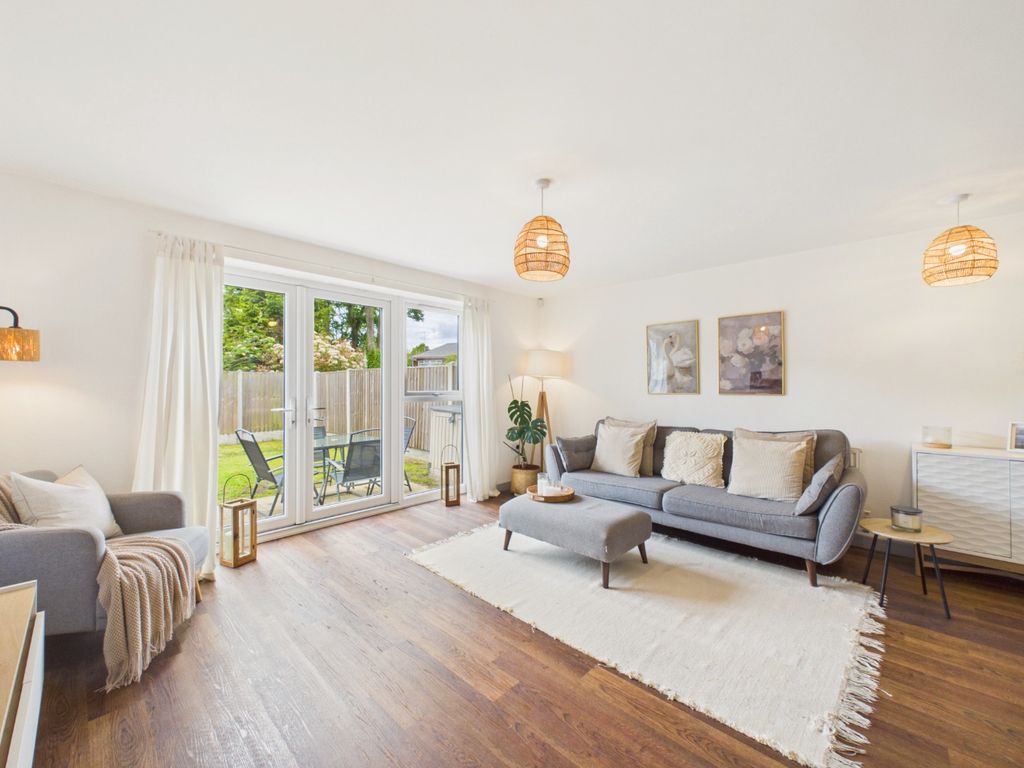 Property photo 2 of 14 5160473