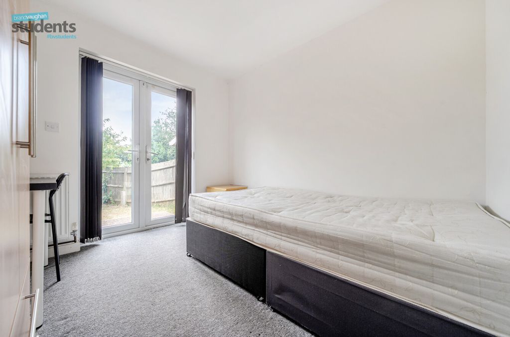 Property photo 3 of 12 B2Bd4430-815d-47B...